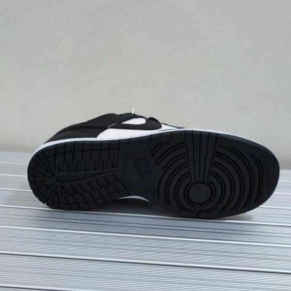 ๐ Nike Dunk Low Panda - Picture 4 of 5